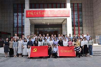 说明: //zzb.madoucm1.net/__local/2/B1/50/0C0CABEA2A41D3729482AFF62B9_DD31E0EC_72A1E.jpeg